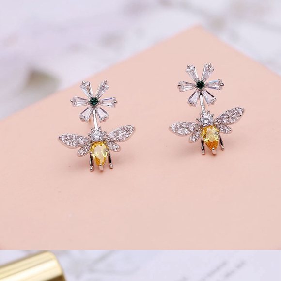 Jewelry - New! “HoneyBee” Signature Cubic Zirconia Earrings